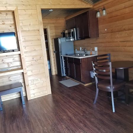 Paradise Rv & Cabins Resort Vinton Ngoại thất bức ảnh